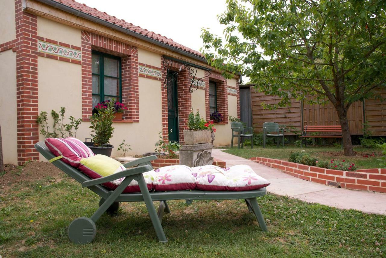 Le Petit Saint-Julien Bed and Breakfast Buitenkant foto